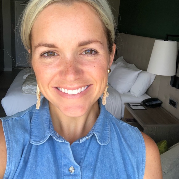 Meet your Posher, Haley - Picture 4 of 4